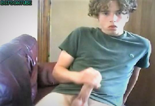 teen boy  wanking  at BoysonTube.com 