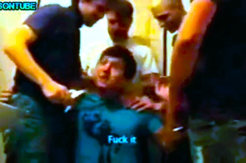 Pissing twinks bareback action