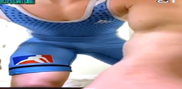 Showing of his new singlet