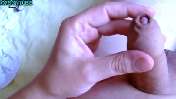 Twink jerks off his tiny cock after a clean shave