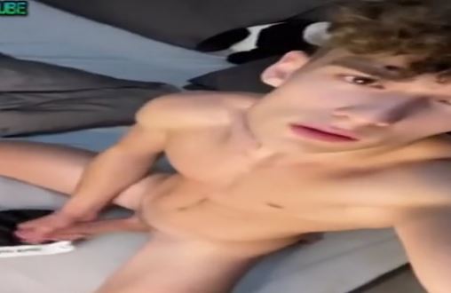 Cums on my UWear